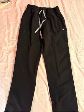 Figs black scrub pants medium
